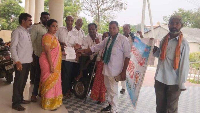 Disabled Reservations | పథకాల్లో వికలాంగులకు రిజర్వేషన్లు కల్పించాలి Disabled Reservations | పథకాల్లో వికలాంగులకు రిజర్వేషన్లు కల్పించాలి