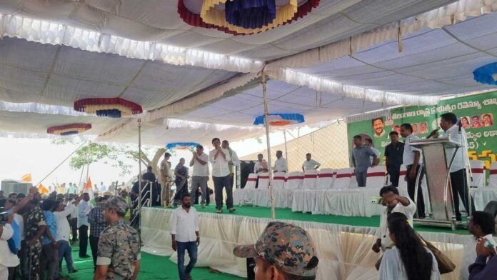 Minister Ponguleti | జిల్లాకు చేరుకున్న మంత్రి పొంగులేటి Minister Ponguleti | జిల్లాకు చేరుకున్న మంత్రి పొంగులేటి