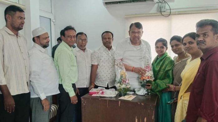 MLA-Pocharam MLA Pocharam | డివిజన్ టాపర్ను సన్మానించిన పోచారం
