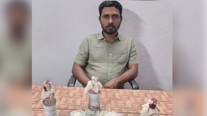 ACB Raid | లంచం తీసుకుంటూ ఏసీబీకి చిక్కిన సీనియర్ అసిస్టెంట్ ACB Raid | లంచం తీసుకుంటూ ఏసీబీకి చిక్కిన సీనియర్ అసిస్టెంట్