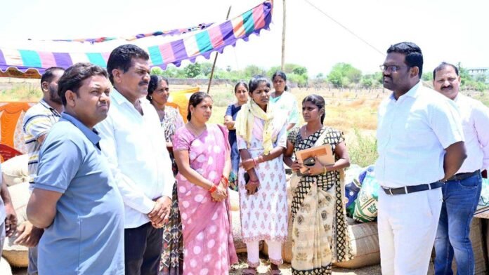 collector Collector Rajiv Gandhi Hanumanthu | ధాన్యం వెంటవెంటనే రైస్మిల్లులకు తరలించాలి