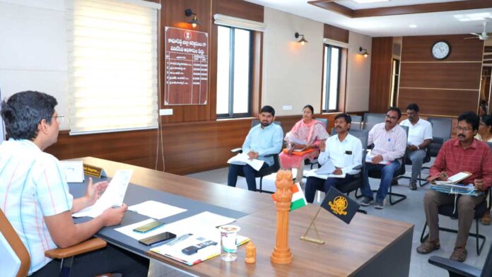 collector Collector Ashish Sangwan: ధాన్యం తడిసిపోకుండా చర్యలు చేపట్టాలి