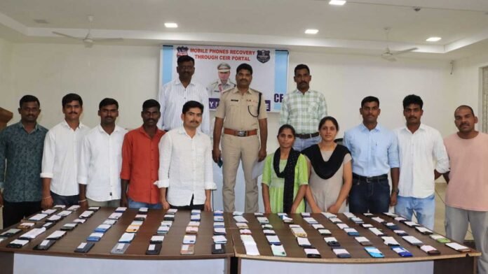 mobile Kamareddy SP Rajesh Chandra | 130 సెల్ఫోన్ల రికవరీ